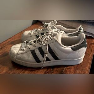 Adidas Purple Iridescent Superstars Women’s Size 6.5 Sneaker Queen Shoes